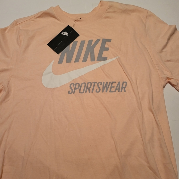 Men's T-Shirt Nike Sportswear Club - Picture 10 of 16